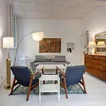 Apartment Parione 12